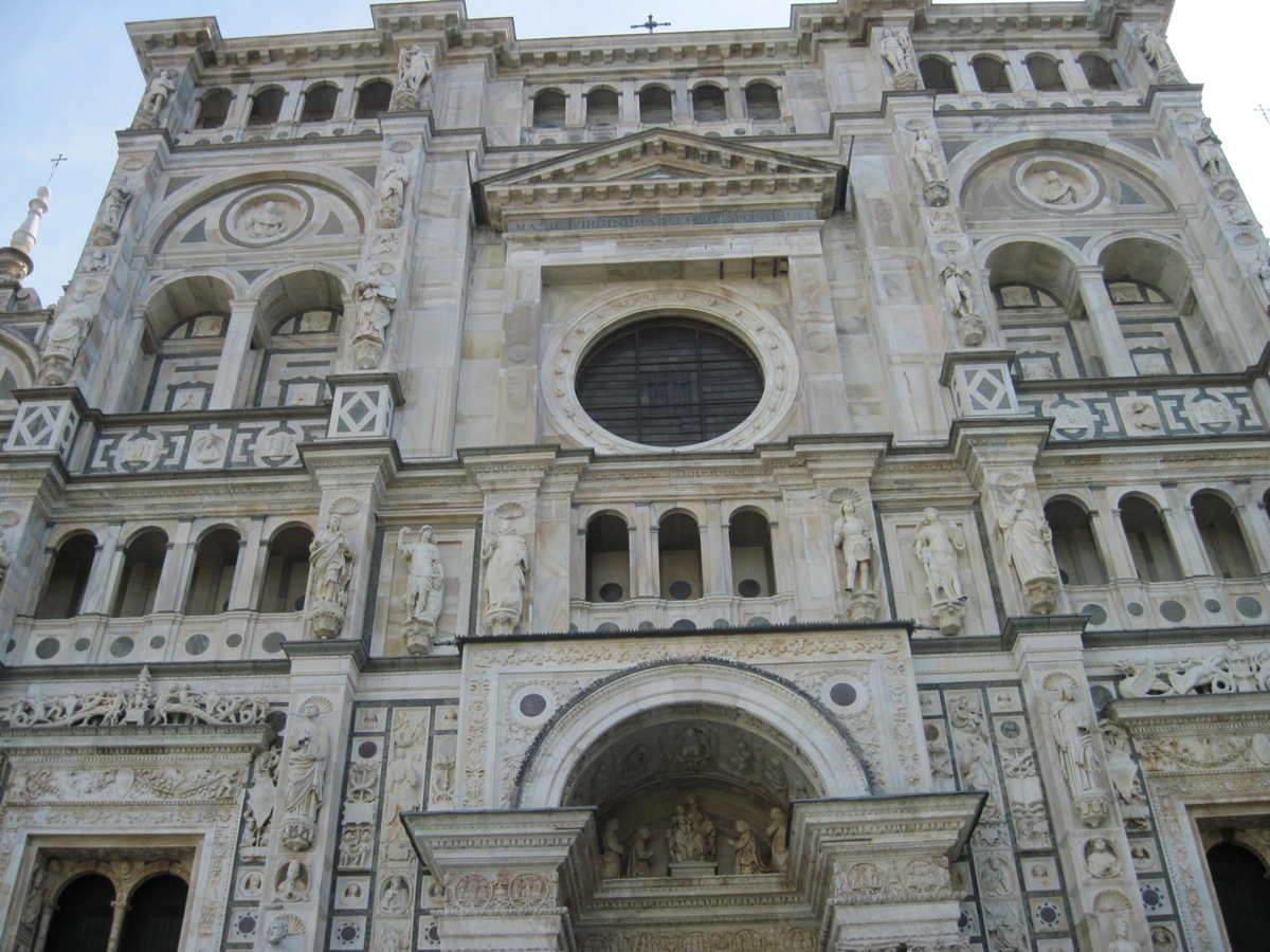 4- Pavia- Particolare della facciata